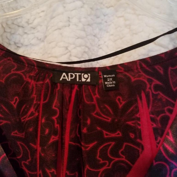 Pretty Red Top - Picture 4 of 4